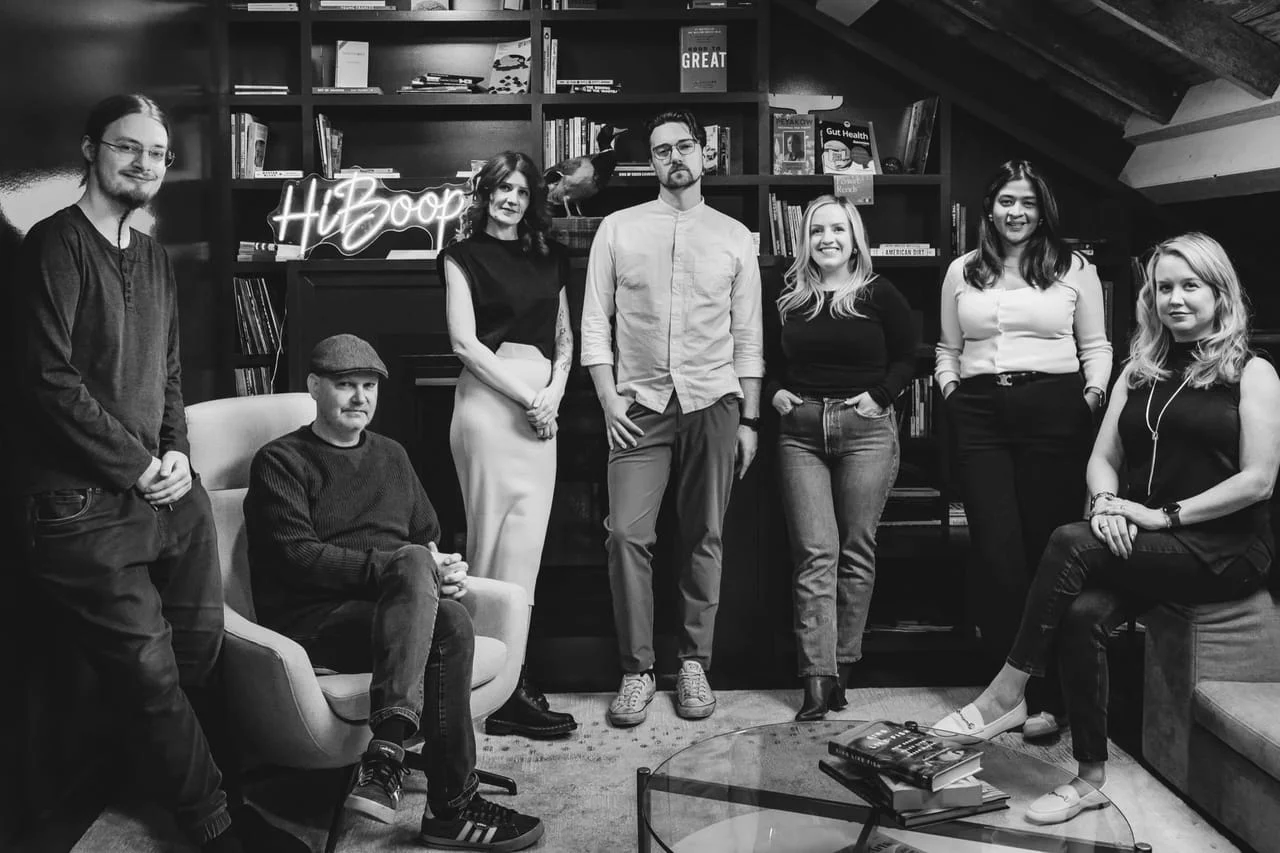 L'équipe HiBoop travaillant ensemble dans un milieu clinique